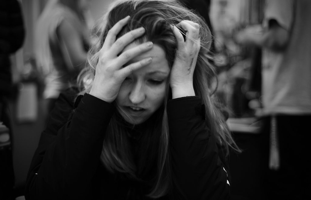 femme stress noir blanc